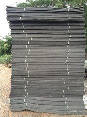 專注品質(zhì)，匠心制造——走進(jìn)邢臺山峰特種橡膠制品廠的泡沫箱生產(chǎn)線